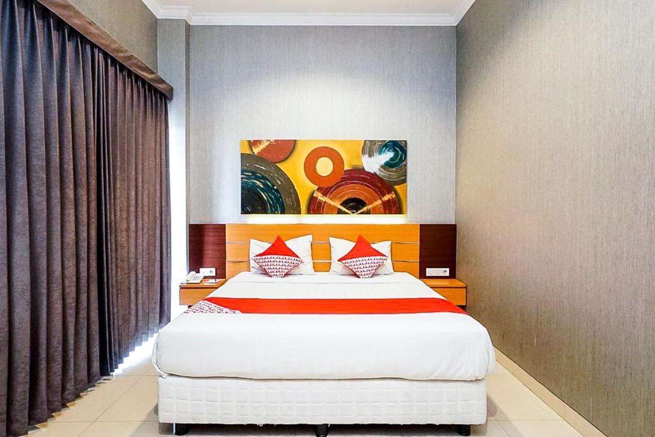 Oyo 289 Hotel Dalwa Syariah Pasuruan Exteriör bild