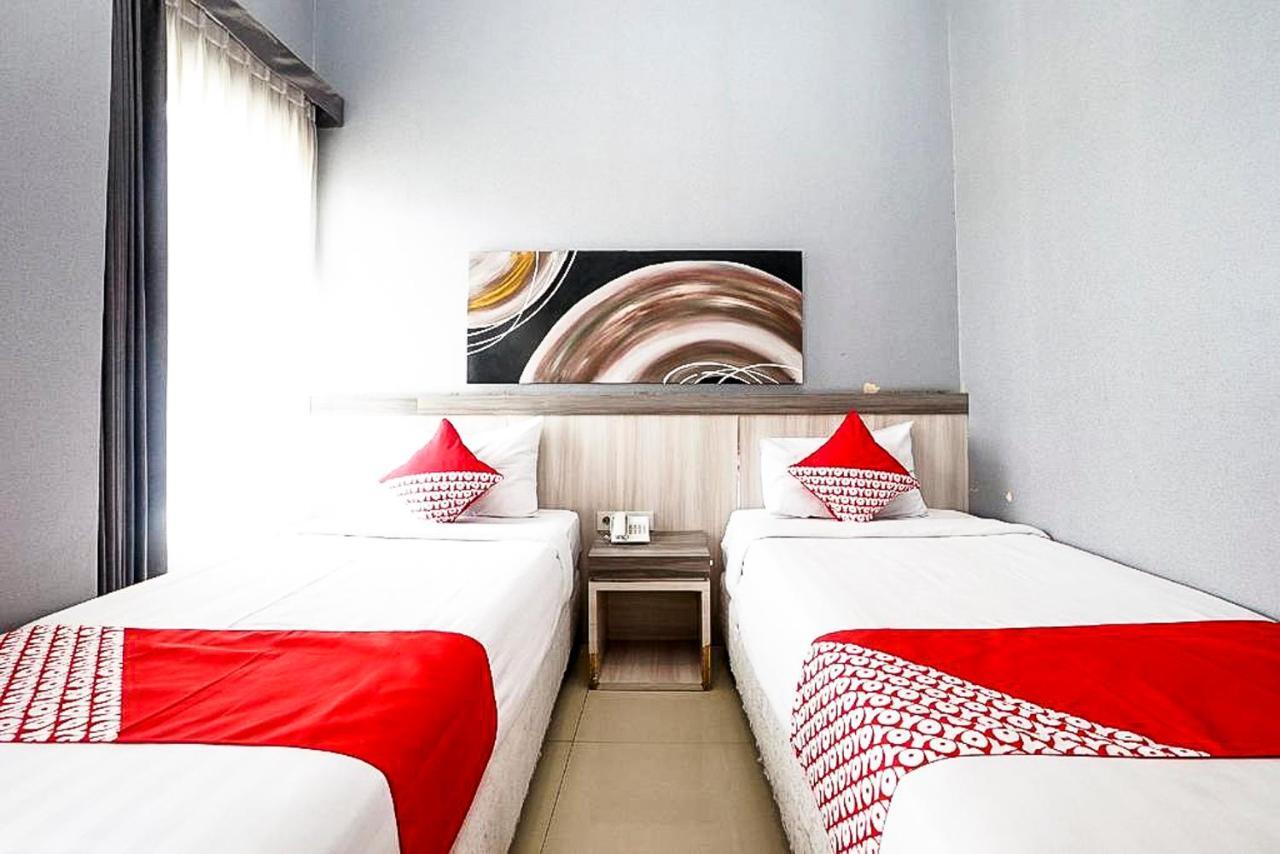 Oyo 289 Hotel Dalwa Syariah Pasuruan Exteriör bild