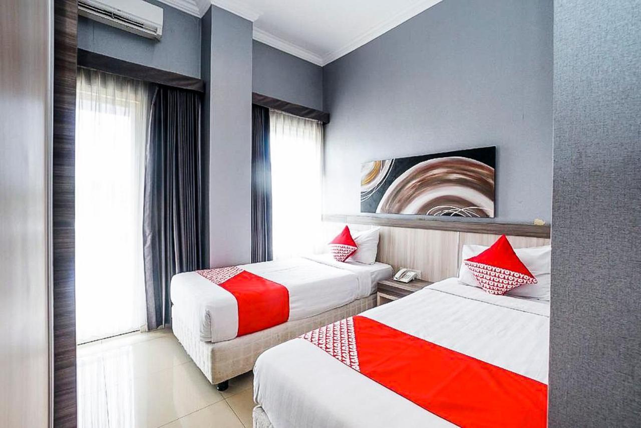 Oyo 289 Hotel Dalwa Syariah Pasuruan Exteriör bild