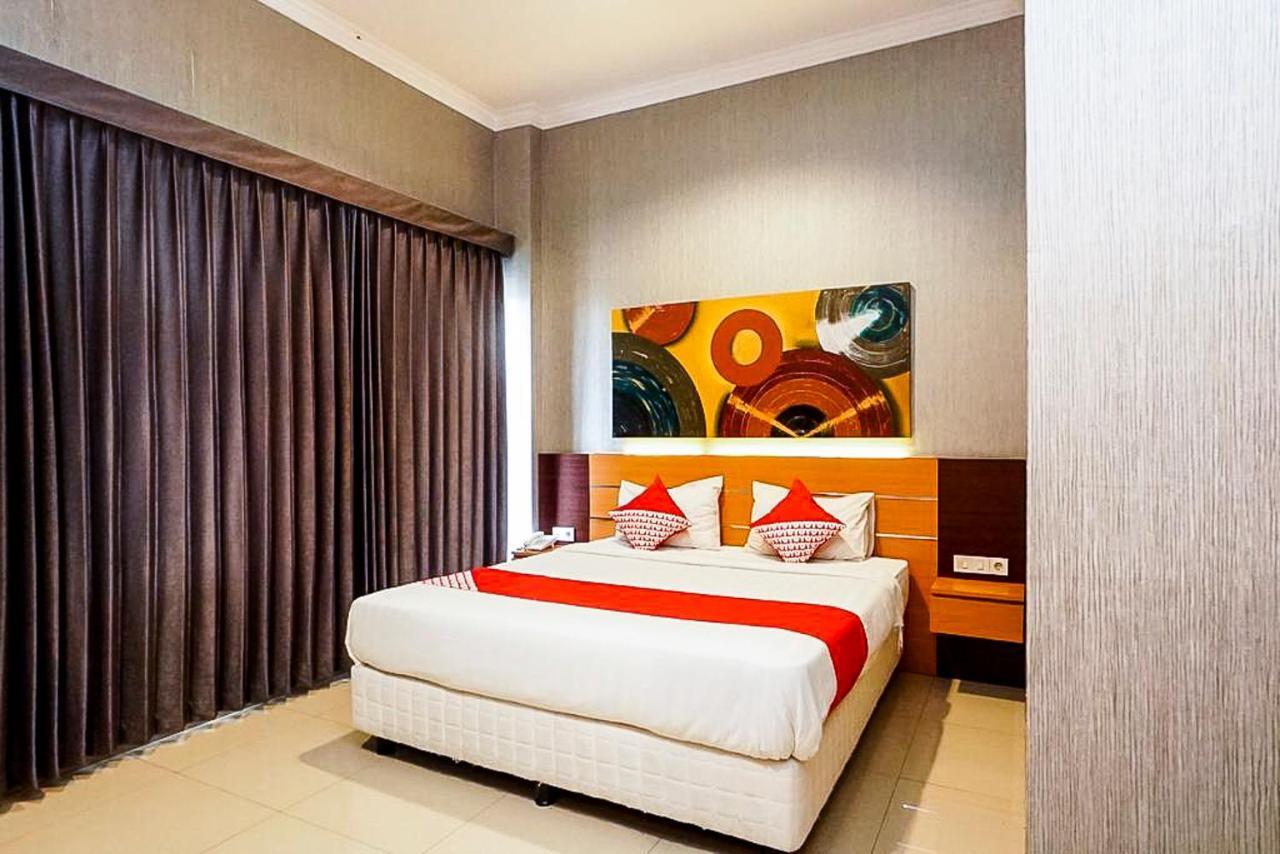 Oyo 289 Hotel Dalwa Syariah Pasuruan Exteriör bild