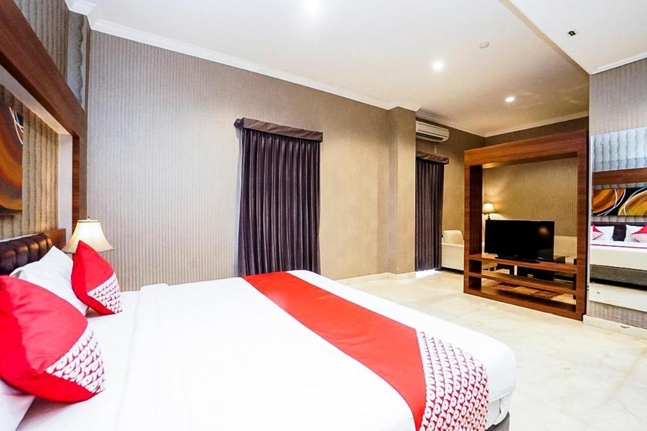 Oyo 289 Hotel Dalwa Syariah Pasuruan Exteriör bild