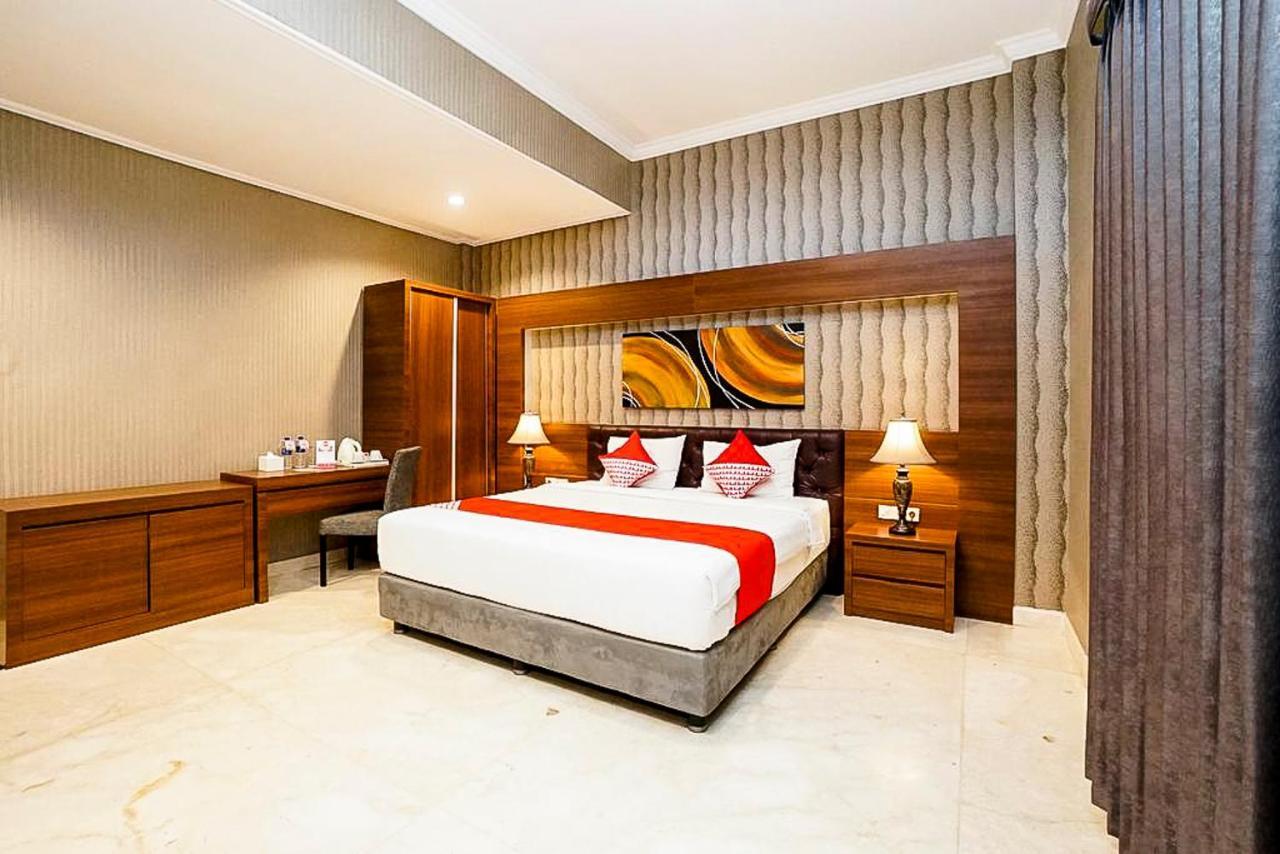 Oyo 289 Hotel Dalwa Syariah Pasuruan Exteriör bild