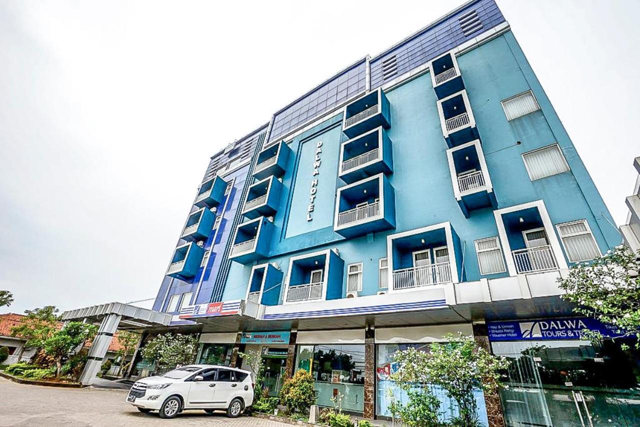 Oyo 289 Hotel Dalwa Syariah Pasuruan Exteriör bild
