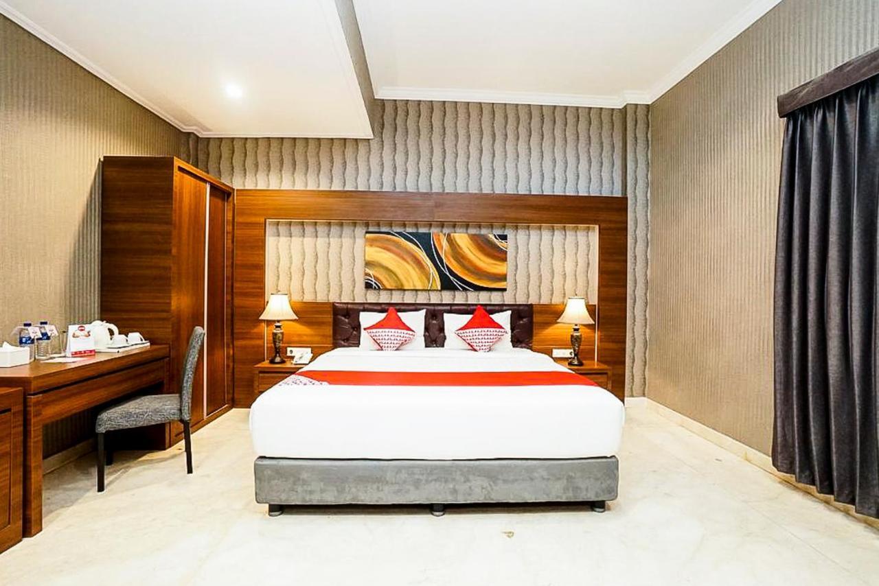 Oyo 289 Hotel Dalwa Syariah Pasuruan Exteriör bild