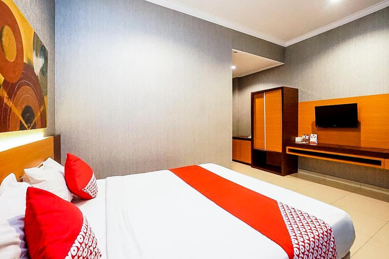 Oyo 289 Hotel Dalwa Syariah Pasuruan Exteriör bild