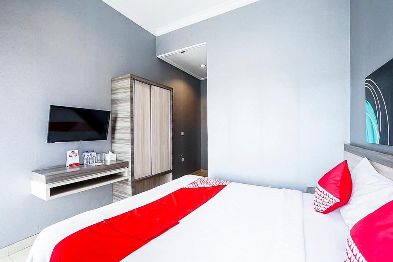 Oyo 289 Hotel Dalwa Syariah Pasuruan Exteriör bild