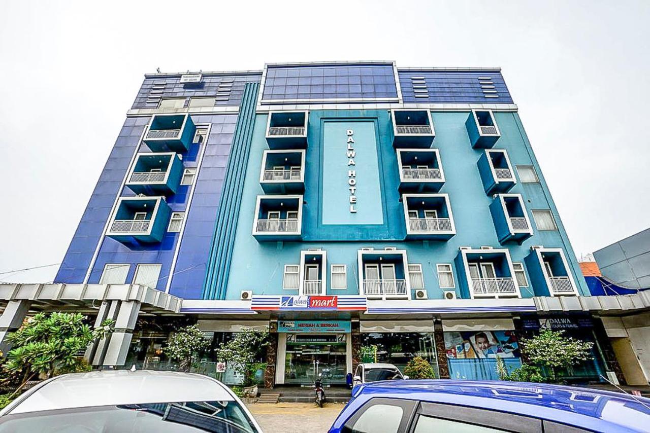 Oyo 289 Hotel Dalwa Syariah Pasuruan Exteriör bild